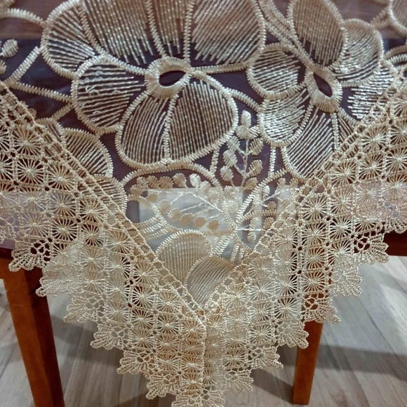 Lace Table Runner - Picture 4 of 9